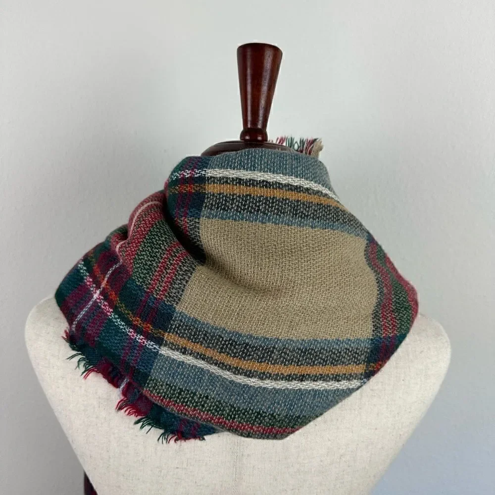 EUC Look Women’s Scarf